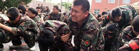 學(xué)會感恩，感恩父母給我生命，感恩公司給我平臺！