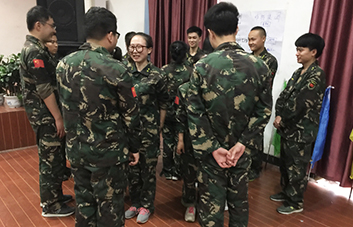 成功與放棄，也許只隔著一句贊美的距離！